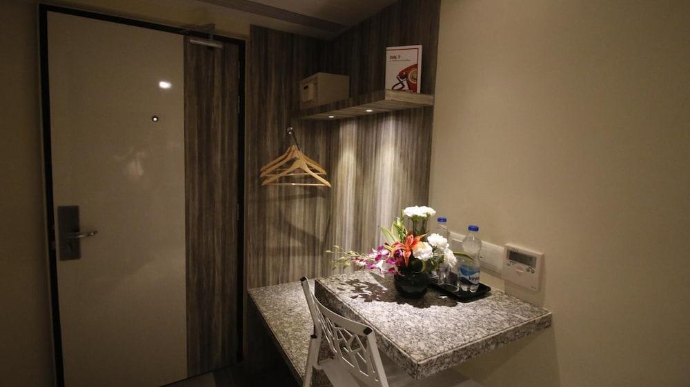 7 Apple Hotel, Vadodara Eksteriør billede